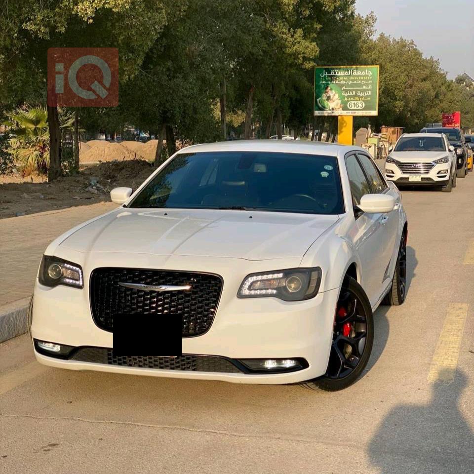 کرایسلەر 300